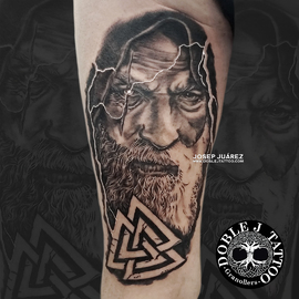 Artista Josep Juárez Estamos en c/ Mare de Deu de Montserrat 50, local derecha Granollers. Barcelona. #granollers #tattoogranollers #granollerstattoo #blackandgreytattoo #ink #tattoo #doblejtattoo #realtattoo #realismtattoo #nofilter #barcelonatattooartis
